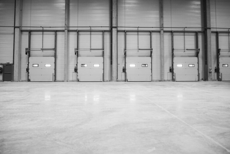 9-Portes-sectionnelles-isolees-rapides-facades