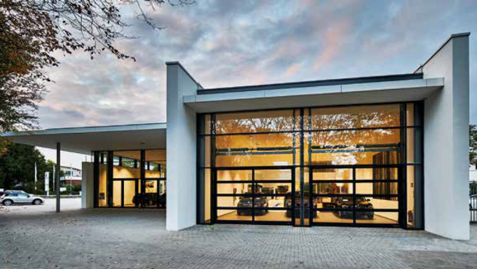 Porte industrielle sectionnelle vitrée à Mantes la Jolie