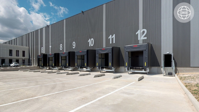 Porte sectionnelle industrielle à Château-Thierry