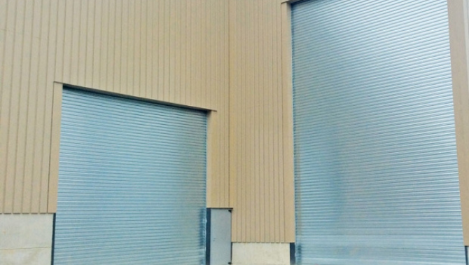 Rideau métallique à Roissy