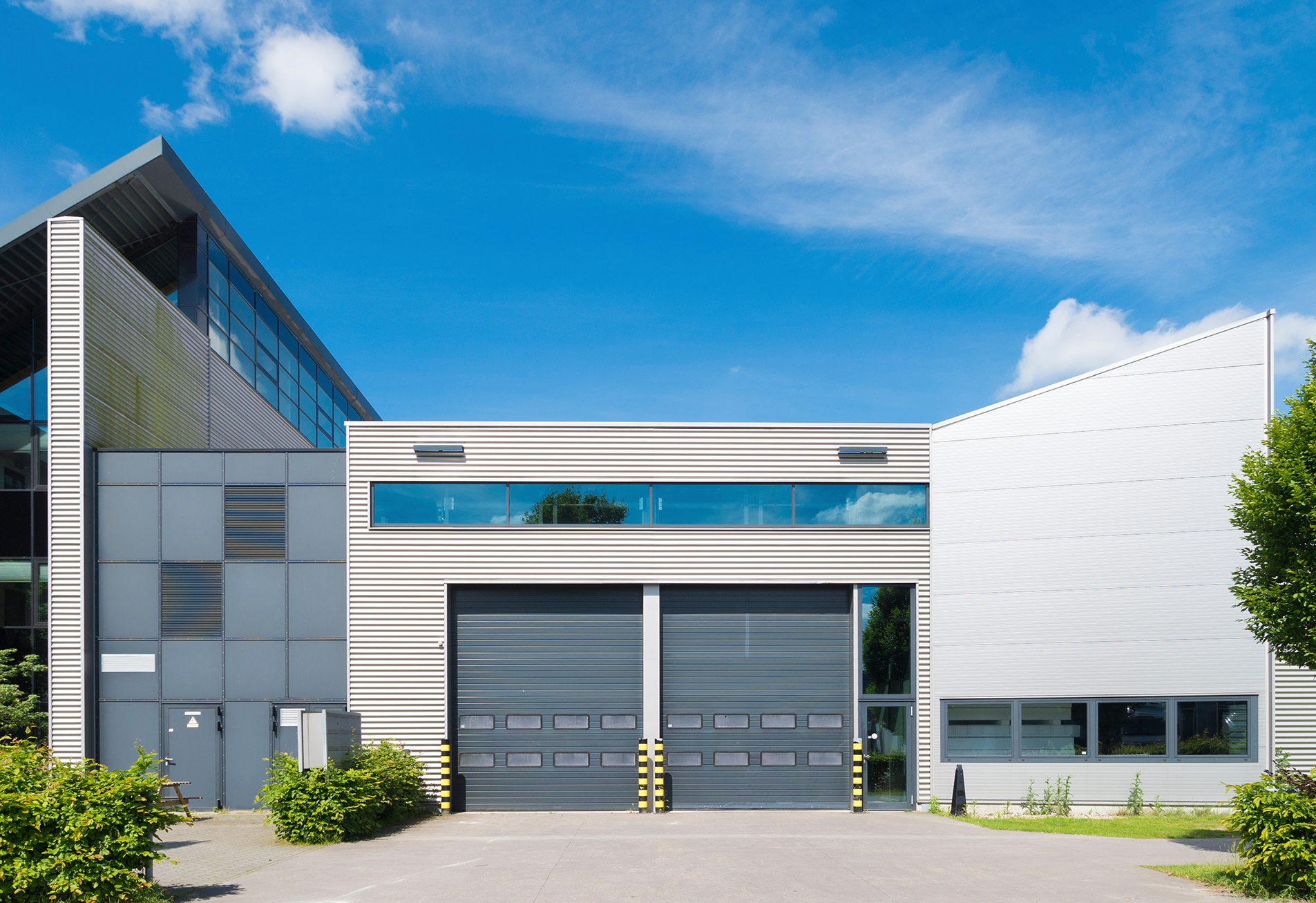 Quand faut-il remplacer une porte industrielle