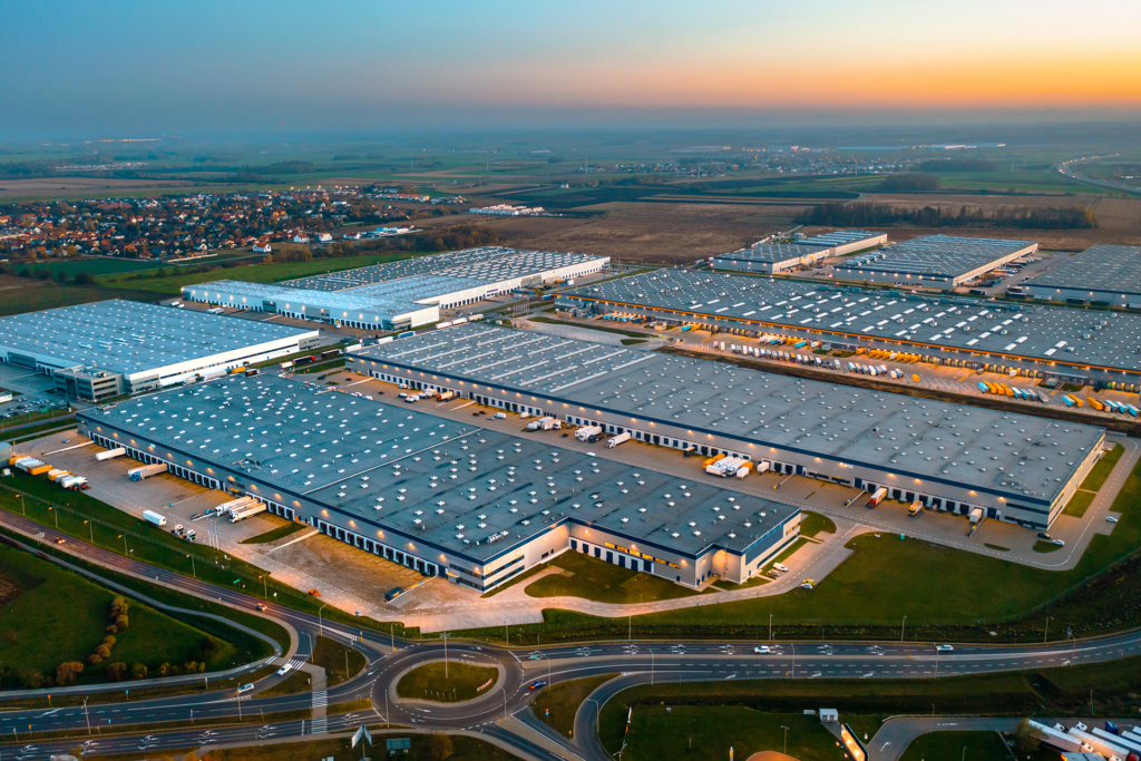 Porte sectionnelle ou porte rapide industrielle - que choisir